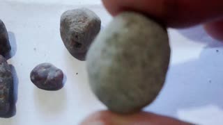 Pedras brutas rubis e safira