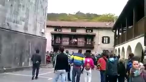 País Vasco| Los neonazis independentistas acorralan a héroes de la Guardia Civil