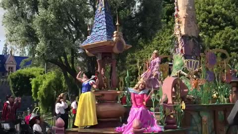 Princess Float-Rapunzel Theme- DisneyLand 2019