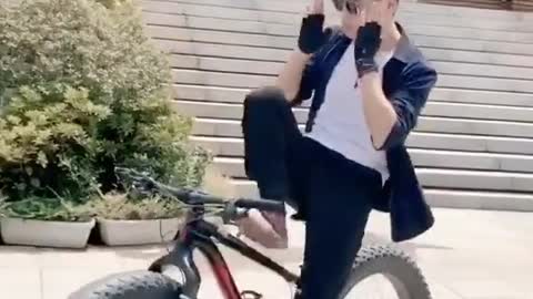 hotboy performing bike Look very professional and beautiful.