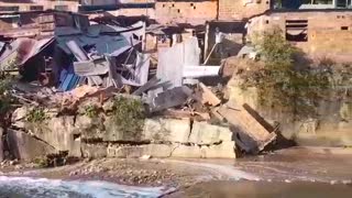 Cinco viviendas en riesgo por colapso del muro en el barrio Galán