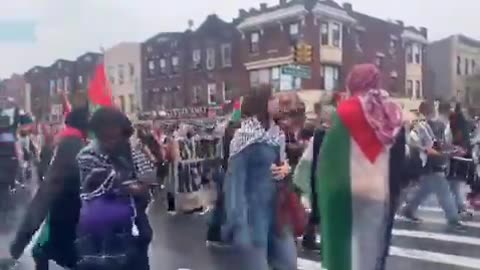 huge demonstration on the streets of New York to support Palestine