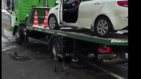 Russian Man refused to Get His car Towed