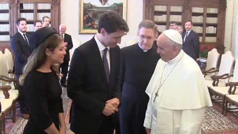 Justin Trudeau gifts Jesuit Relations to Pope Francis, May, 2017 at the Vatican