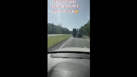 Homem filmou ônibus da dupla sertaneja Conrado e Aleksandro em alta velocidade antes do acidente