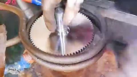 Sprocket high frequency heating hard processing process - machinery make work easy - Routine Crafts