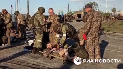Ukraine War - Ukrainian soldiers surrendering