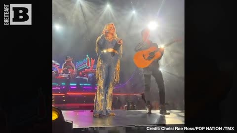 Miranda Lambert Takes Shot on Stage After Noticing Fan's Shirt: "Shoot Tequila, Not Selfies"