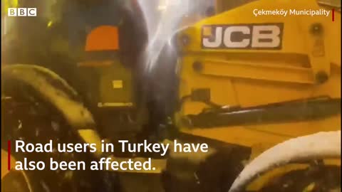 Turkey airport roof collapses in snowstorm - BBC News
