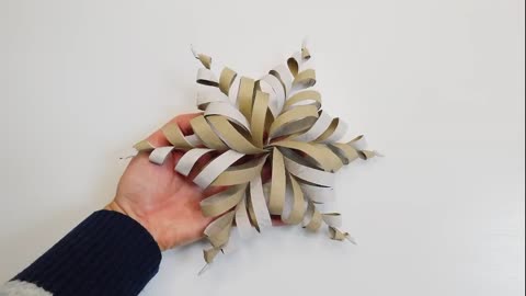 Easy Paper Snowflake Tutorial l Toilet Paper Roll Winter Ornaments l Recycling Decorations DIY