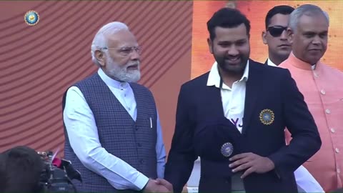 PM Modi hands over test caps to Indian & Australian team captains |4th Test Match| Live |
