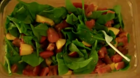 SPINACH TOMATO NECTARINE SALAD RECIPE ~ RAW FOOD in 60 SECONDS - Sept 18th 2011