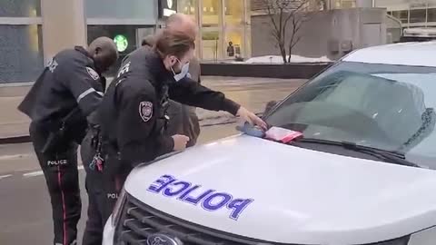 Ottawa police just arrested Christopher Barber (convoy organizer)