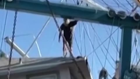 Florida man survives Hurricane lan on shrimp boat