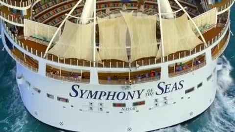 Sailing in Splendor: Luxury Cruise Ship Tours