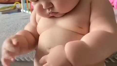 Cute fatty baby 🤩