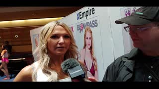 PORN Kaylee Coxx with Jiggy Jaguar AVN Expo