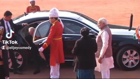 Uhuru _See how Uhuru kenyatta welcomed in Indian like a king, with military gun shots.