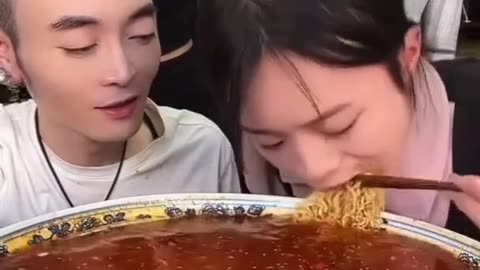 She Eats a whole Pot of Noodles 🍜 in 2 minutes