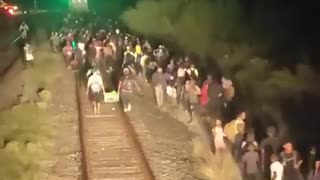Southern Border US: Overnight Men Coming in by the Thousands