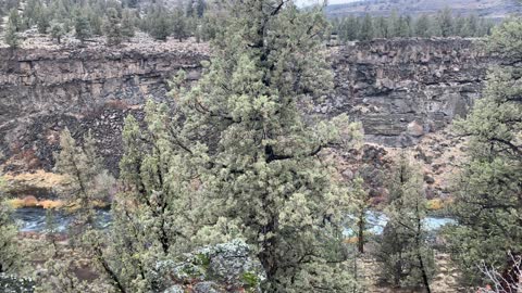 Central Oregon – Steelhead Falls – Overlooking the Canyon of Crooked River – 4K
