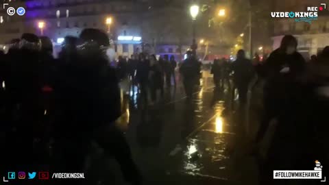 More violence as riot police clash with thousands of angry protesters in Paris