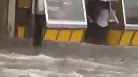 Torrential downpour, numerous regions in Colombo, Sri Lanka succumbed to flooding