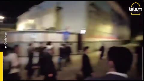 Jews in Mea Shearim wave Palestinian flags at Israeli occupation force - 6 May 2024
