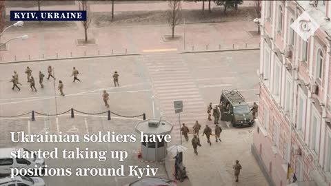 Ukraine war: Kyiv braces for battle as Russian tanks enter city