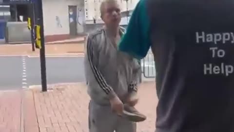 OMG - A Guy Got His butt Kicked By A Guy with 1 Arm😯