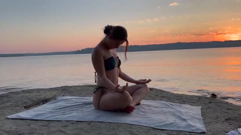 Day 6 - Hamstrings & Quads | 14 Day Beach Self Love Yoga Series-15