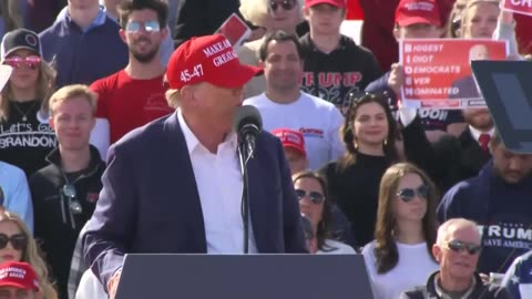 Donald Trump speaks at MAGA rally in Ohio