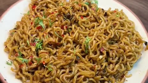 VIRAL MAGGI recipe 🤯 Good or Bad🤔 #maggi #viralrecipe #viralmaggi #maggie #maggilover #maggirecipe