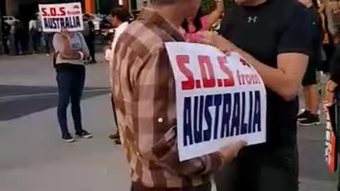 SOS Australia: Unidos por la Libertad Jalisco se manifestó en la FIL