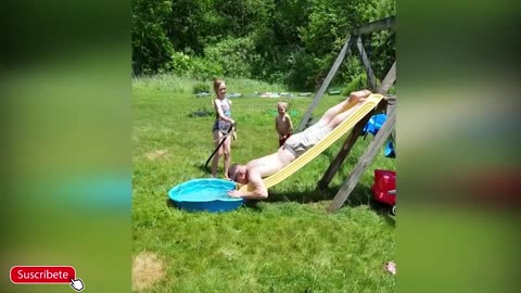 Falls, laughter, fun in the pool! you will not stop laughing with this video