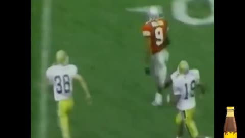 David Boston of the Ohio State returns a Punt for a touchdown with only 7 blockers on the field.