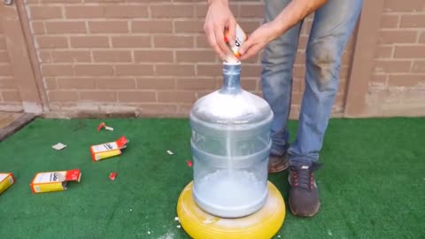 Experiment Giant Coca Cola Balloon VS Mentos5
