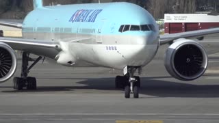 Wednesday & Friday Plane Spotting inside Seattle Tacoma International Airport Terminal!