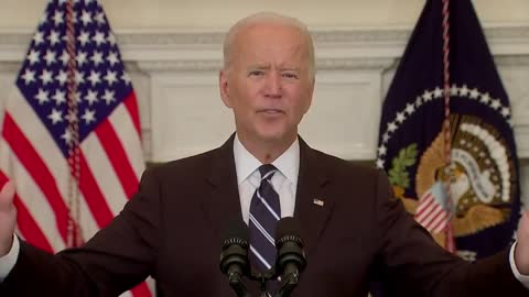 Creepy whispering Biden AVOIDS Reporters When Asked "Is This Constitutional?