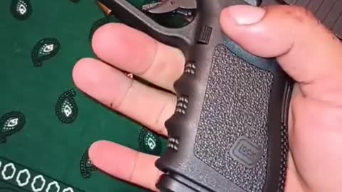 Glock 19 Pistol 9mm - Loading and Unloading Instructions