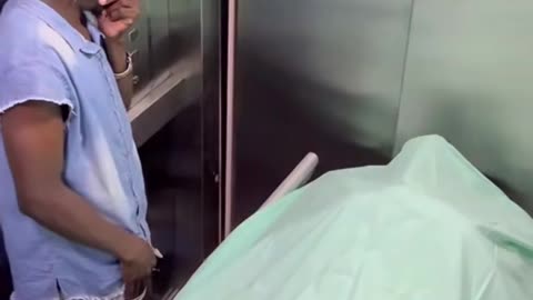 man died in elevator 😭