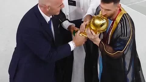 Messi of Argentina stood proudly as the Emir of Qatar, and Sheikh Tamim voted for him