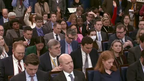 Reporter Simon Ateba tells WH press sec she's not fit for her job after she repeatedly fails to address Biden's classified doc debacle