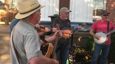 Salty Dog, Jamming on the Courthouse Square 04/22/2022