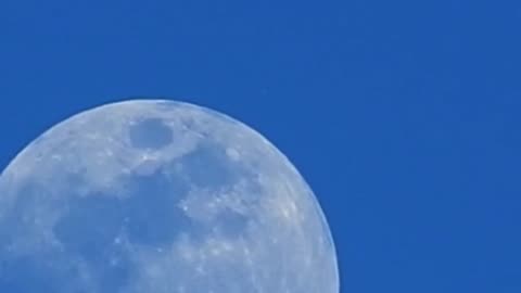CE-5. UFO. ET. Alien Sphere Passes in Front of Moon, Windsor On. Sunday April 17 2016.