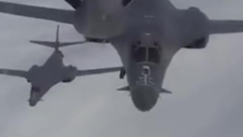 Mid-Air Refueling Rockwell B-1 Lancer | #Shorts