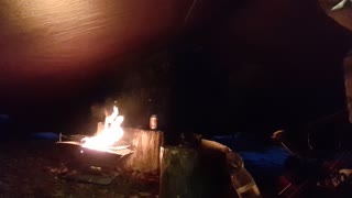 Tending to the campfire. Night vlog. 13th Dec 2022