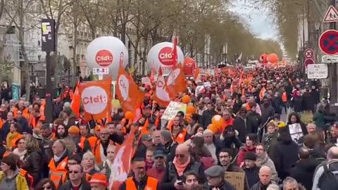 França enfrenta o 11º dia de protestos e greves contra reforma da previdência