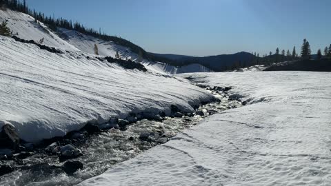 The Incredible White River – Snowy Mount Hood – Oregon – 4K