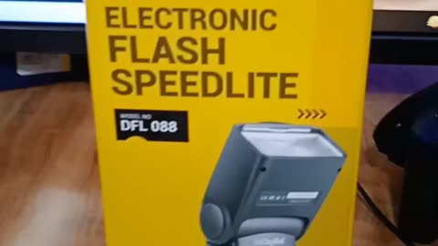 Digitek Electronic Flash DEF-088 Unboxing and review